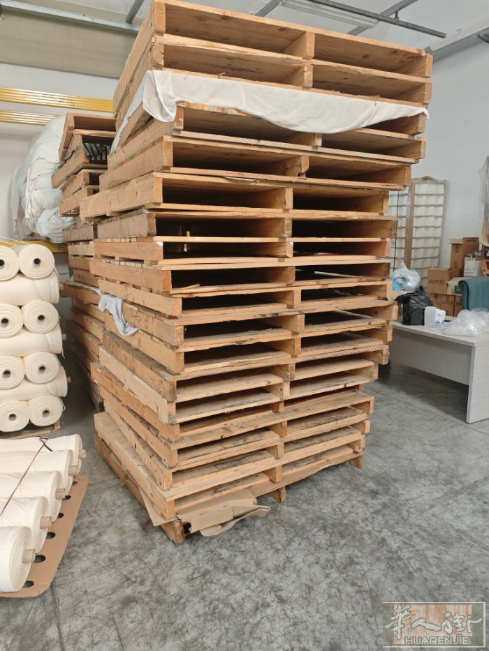 放布料的大板架出售，尺寸1.5m*1.5m，20来个