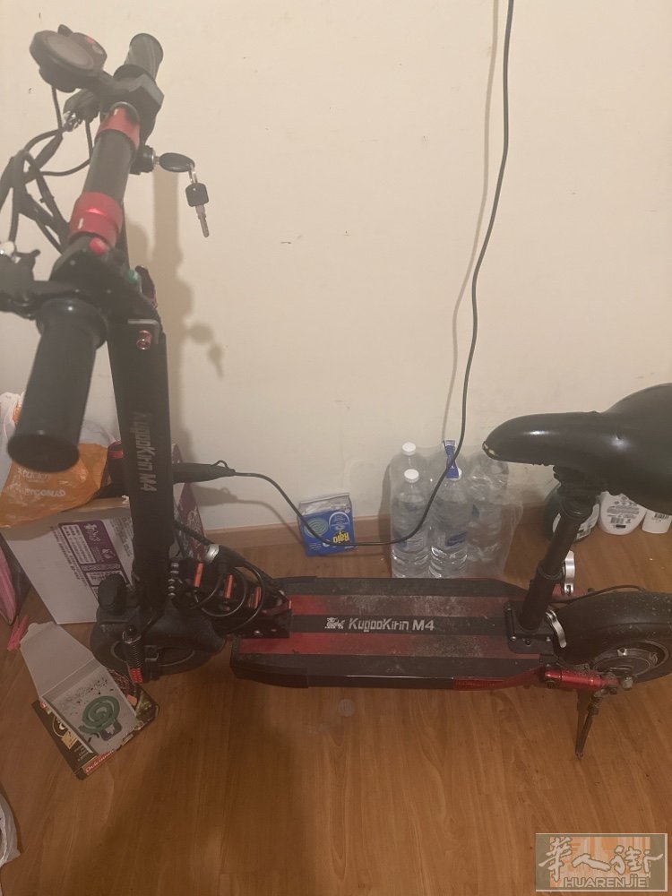 那位朋友喜欢滑板车🛴需要联系低价出售