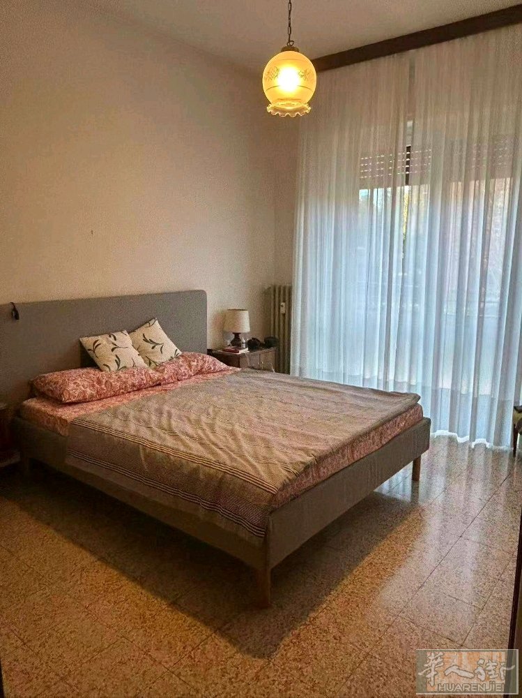 房屋出售，como， 地址：via Ariberto da intimiano