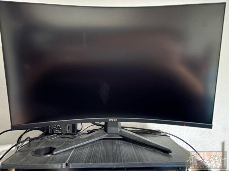 MSI MAG 325CQF显示器  二月初买的 保修两年 没有使用痕迹 仅限罗