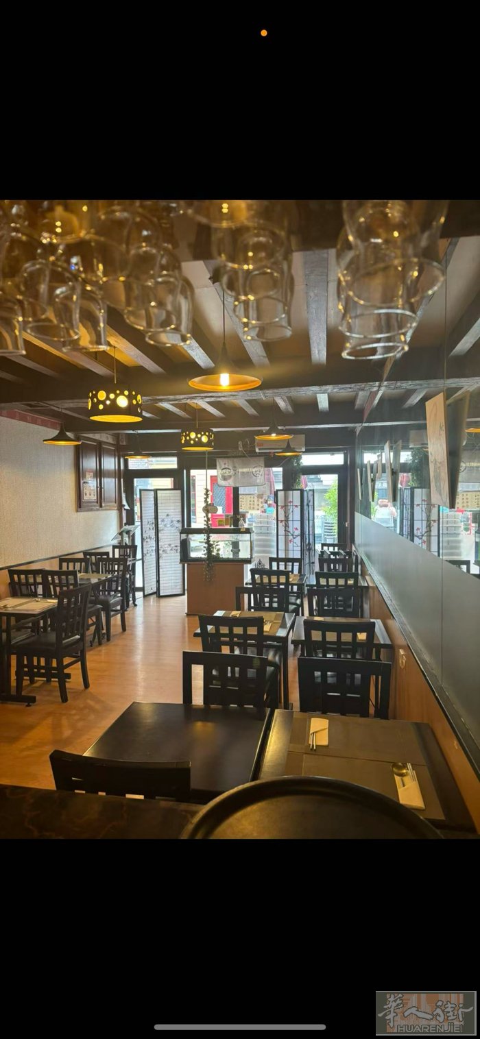 72000转让10省troyes带住家市中心广场餐饮街韩餐转让，可改外卖店、日本