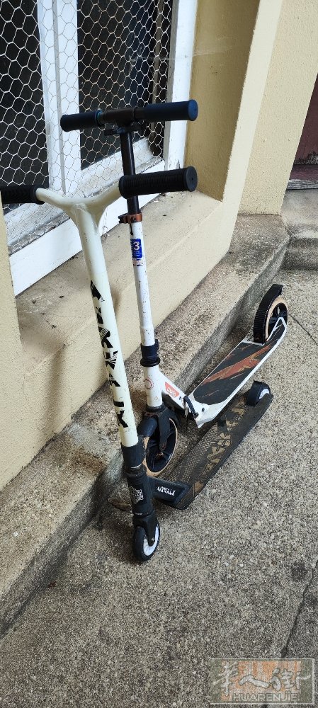滑板车5欧/个 地址拉德芳斯