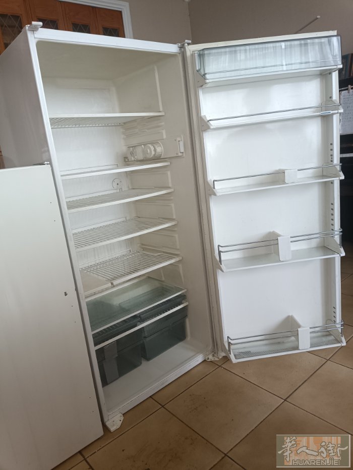 冰箱急冻保鲜二件套让90欧。运作正常。