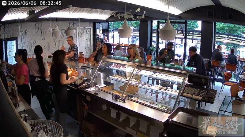 转让pasticceria 生意稳定 ，位置好，是镇上唯一的pasticceria 只因人手不够 转让 ，