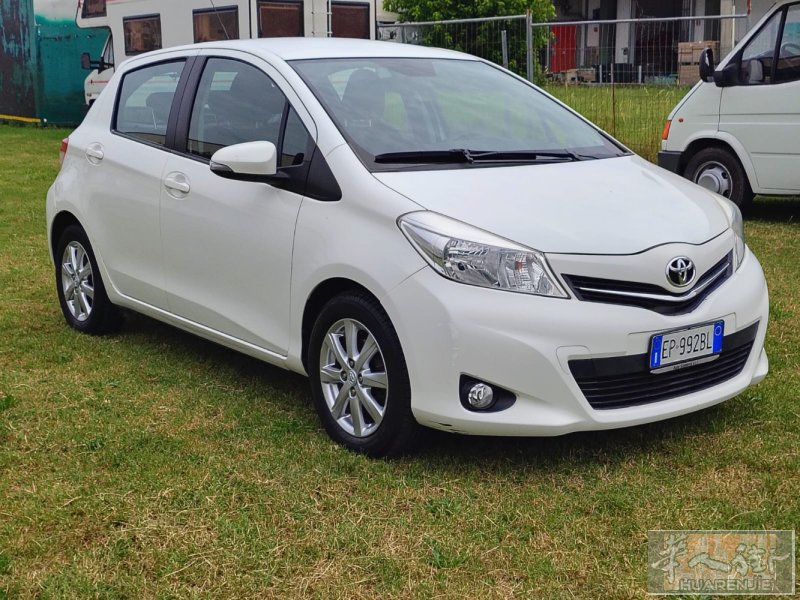 TOYOTA YARIS 60000 km !1.0 benzin 2012