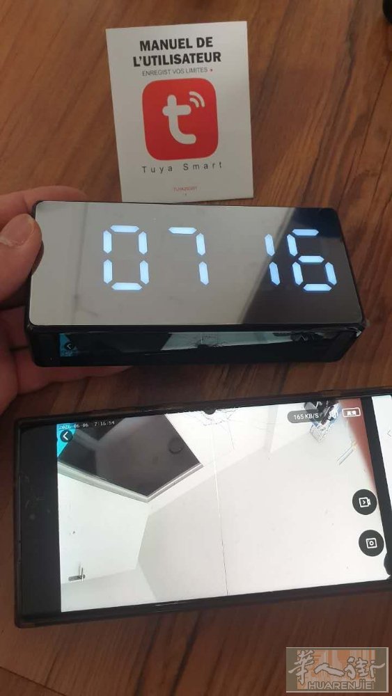 无线时钟wifi隐藏摄像头，手机实时查看，50€ ，需要可以联系我，安装非常简单