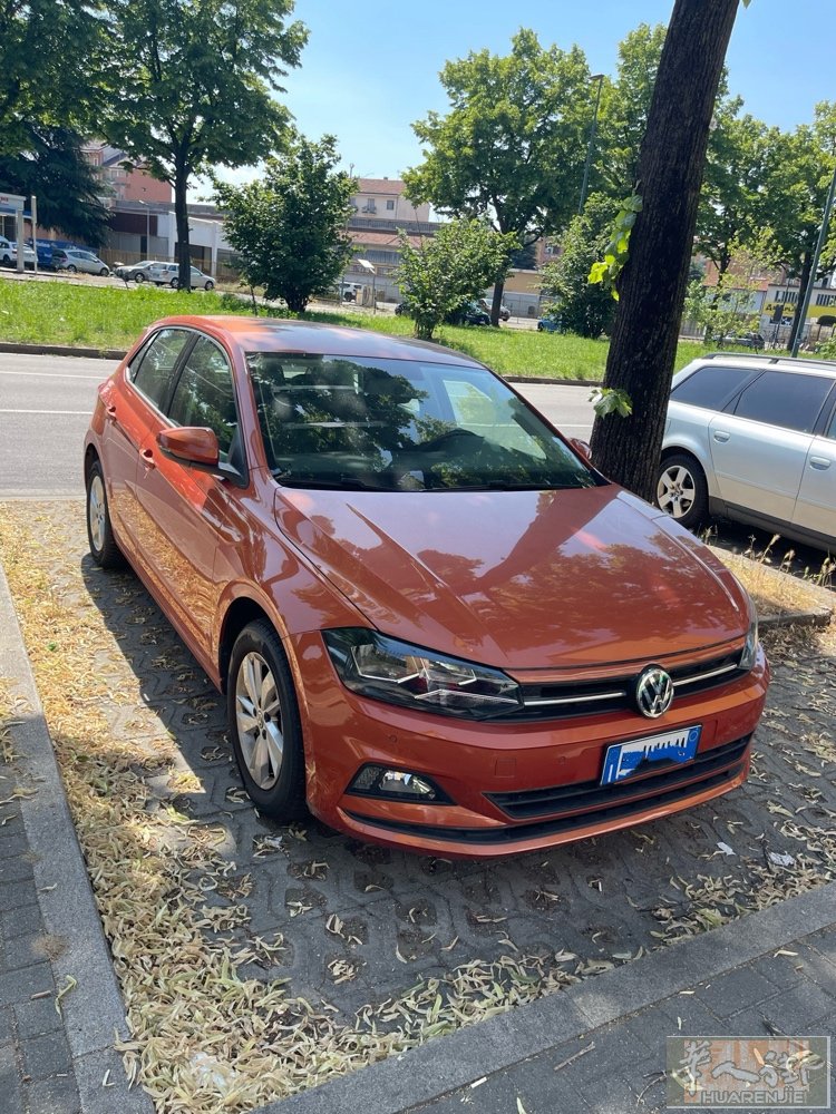 出一辆2019 年 Polo 公里数5万2  没有出过任何事故，车况非常好，随时