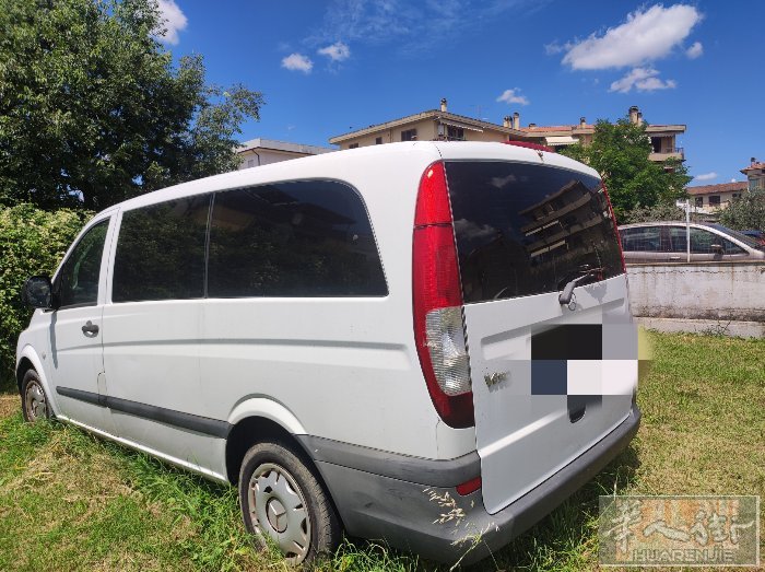 现出售 奔驰中型9座一辆。 保养良好，无损坏。 Prato 市内看车，上午11：