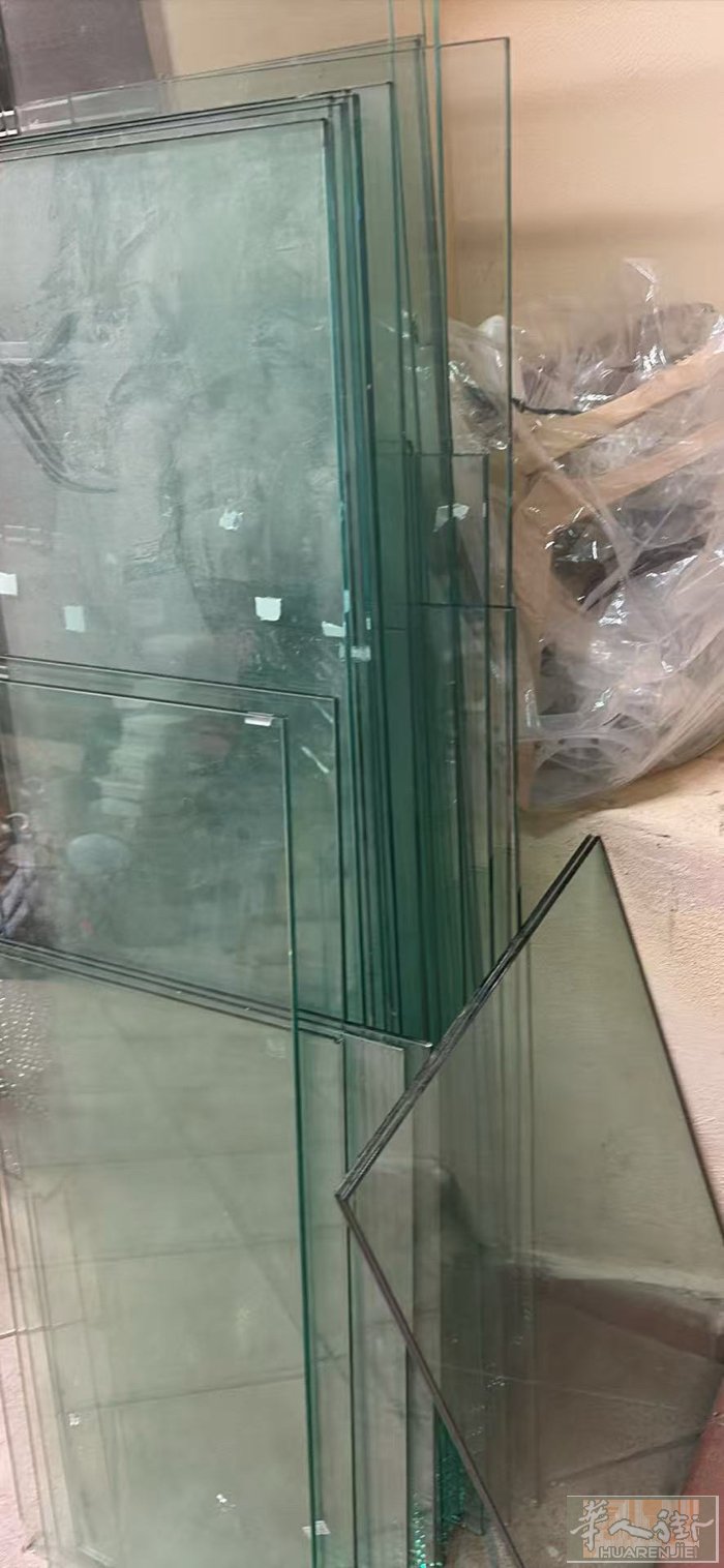 免费送玻璃板，架子 ，防盗扣，镜子 需要一起打包带走 firenze 附近 需要
