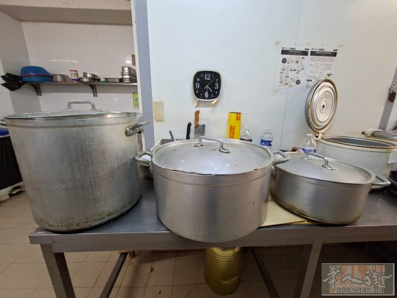 自助餐锅三个加锅盖180，有意者联系。