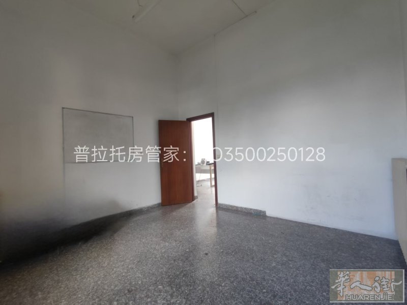三个房间，tavola教堂附近出租一个店面，3319173959，人流量好。大停车场