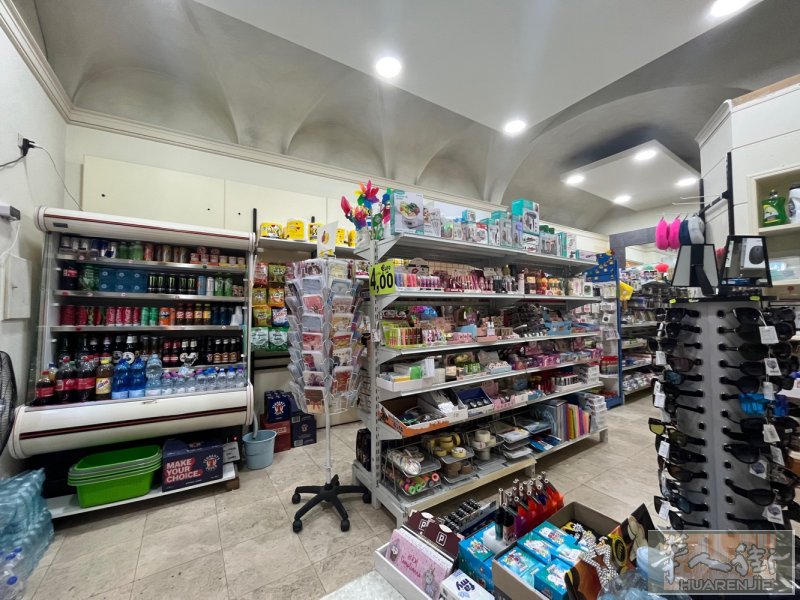 pistoia 有零售店转让  有孩子无暇顾及 价格美丽 需要的朋友 私聊  非