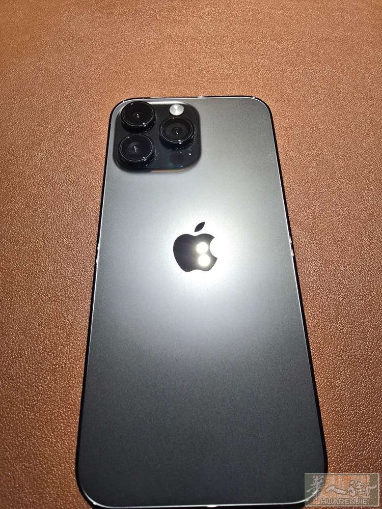 出售iphone14promax，电池85，成色99新，送几个手机壳，有意者加微