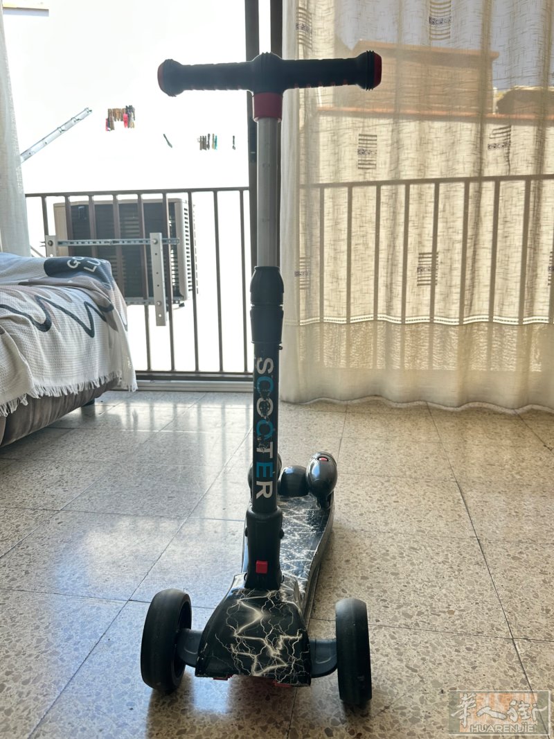 儿童滑板车10欧巴塞市中心可面交
