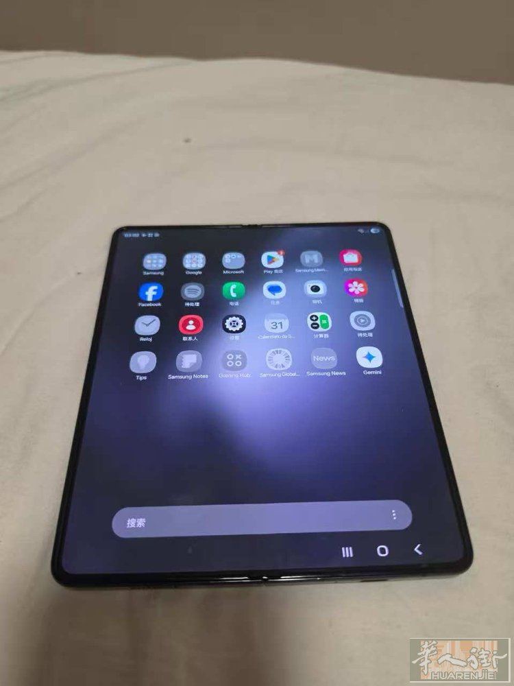 出售自己用的三星  Flod 5 256GB 手机可做平板使用  友情价，480
