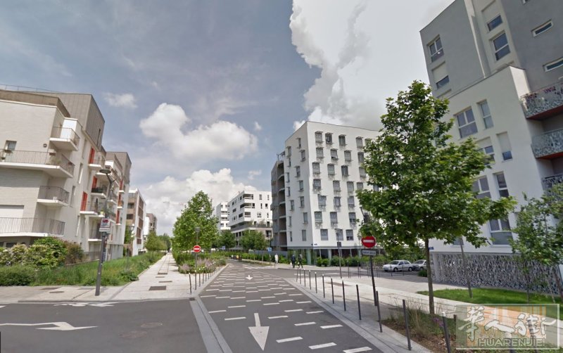 91-RER Massy Palaiseau 独立Studio长期出租, 生活交通便利