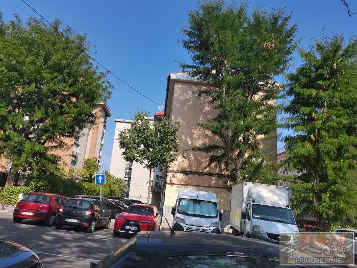 Usera有长租房，短租房，日租房，房间干净整洁，楼下公交附近地铁非常方便，吃饭