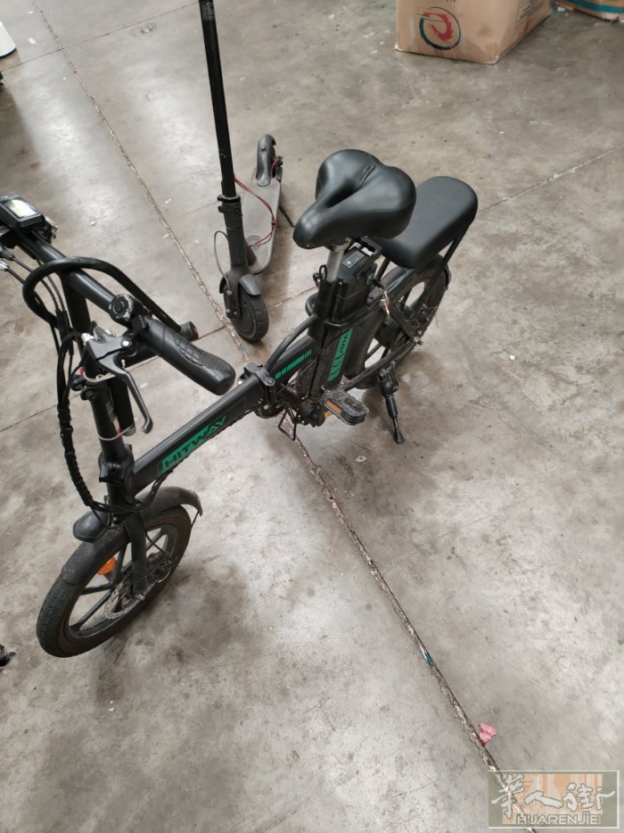 电动车。   刚换的电瓶