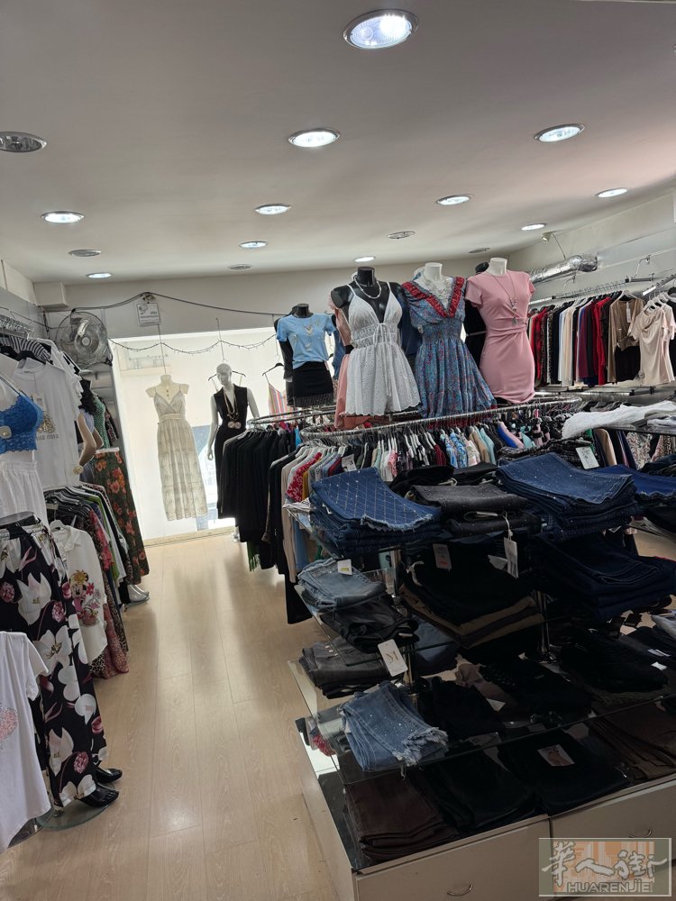 米兰服装店所有东西处理，有哪位老板需要联系我、微信chen6889929