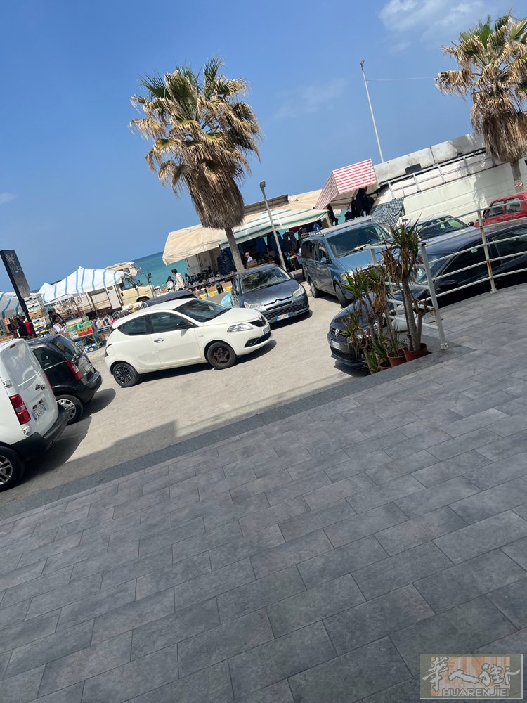 messina海边城市 因急需回国  便宜卖 适合家庭式管理和经营！几个月就能回