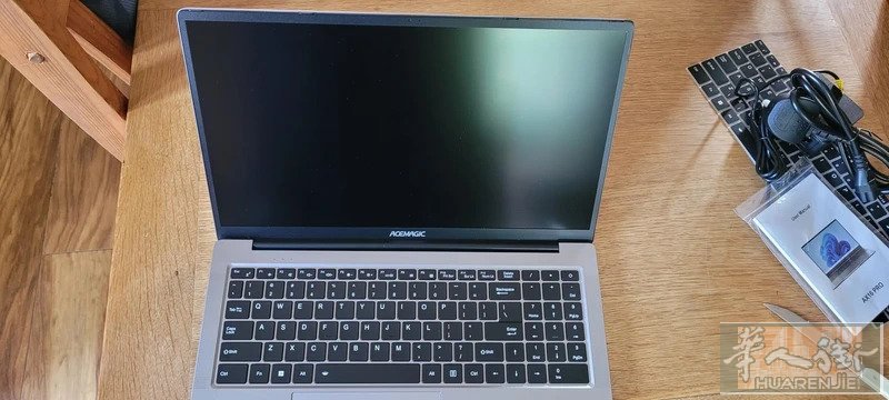 💻 这款 17.3 英寸笔记本电脑为您带来舒适高效的办公与娱乐体验,性能强劲、运行流畅,非常适合办公、学习、远程办公以及多媒体娱乐。🚀