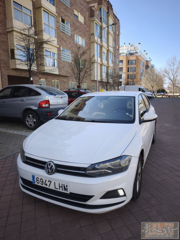 出售大众POLO 2021年，190000公里，保养及时车况很好，9900欧价格