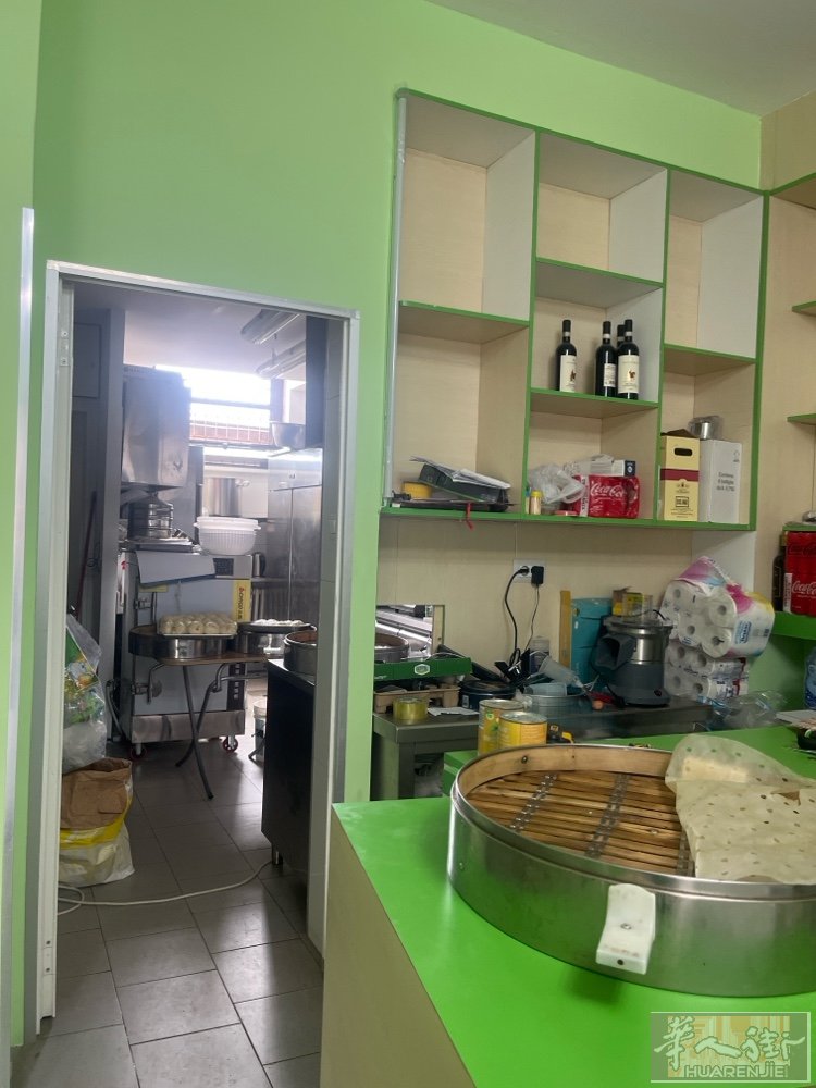 以餐馆装修，60平方米，因回国没有申请开业，已装修好，马上可以开业。piazza