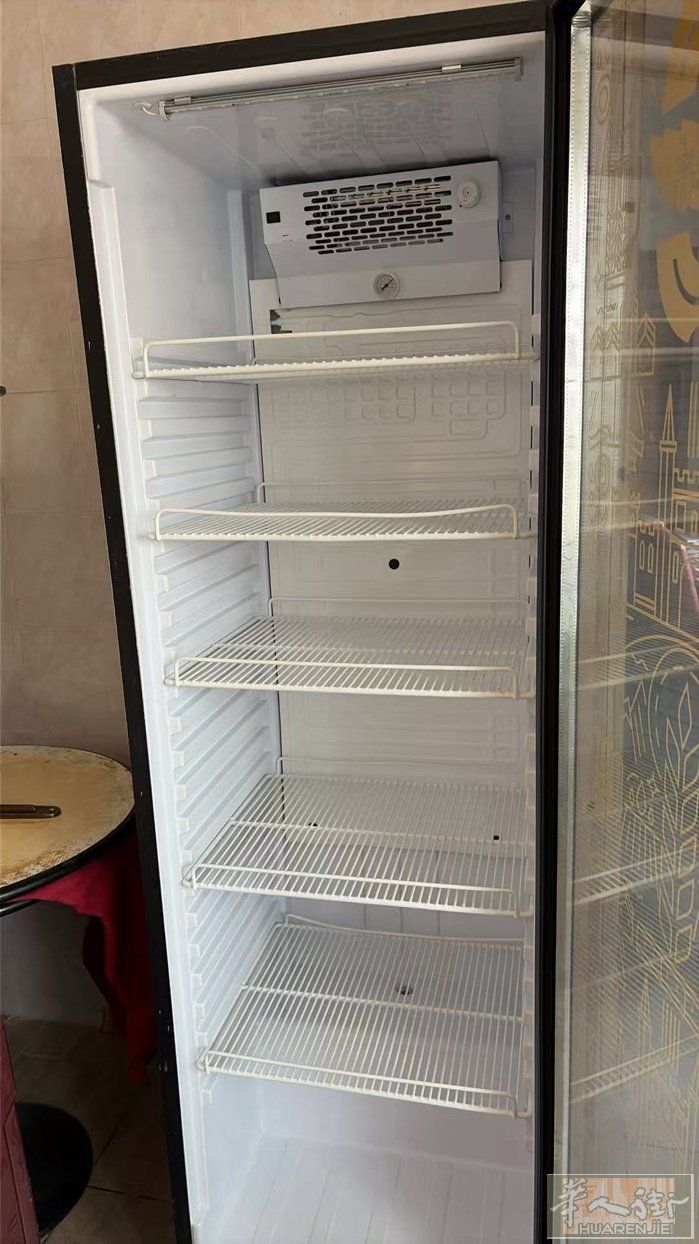 硬冰立体冰箱400€，菜冰箱 300€.. 有意者可以打电话咨询！  谢谢..