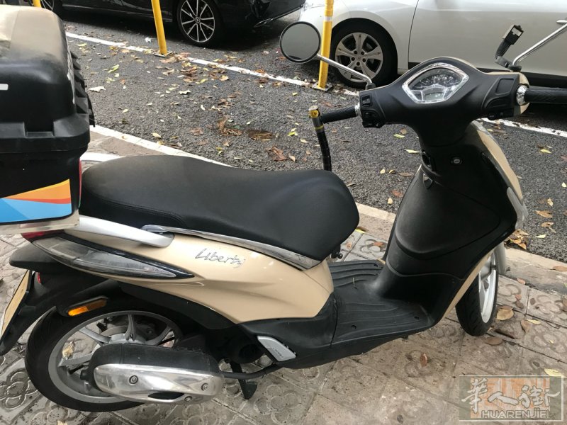 PIAGGIO 黄牌50CC，2020年购买，2050公里，放车库吃灰，基本没使