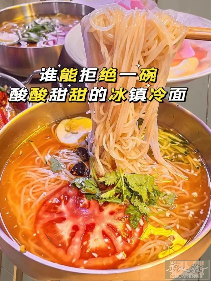 油炸糕，大麻花，粘豆包年糕饼，豆面卷，各种烧饼，手抓饼猪肉酸菜馅饼，猪肉梅干菜馅