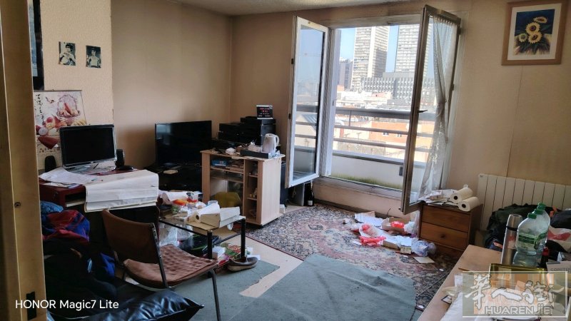 13 区方便，近地铁2房1厅出租1300€00