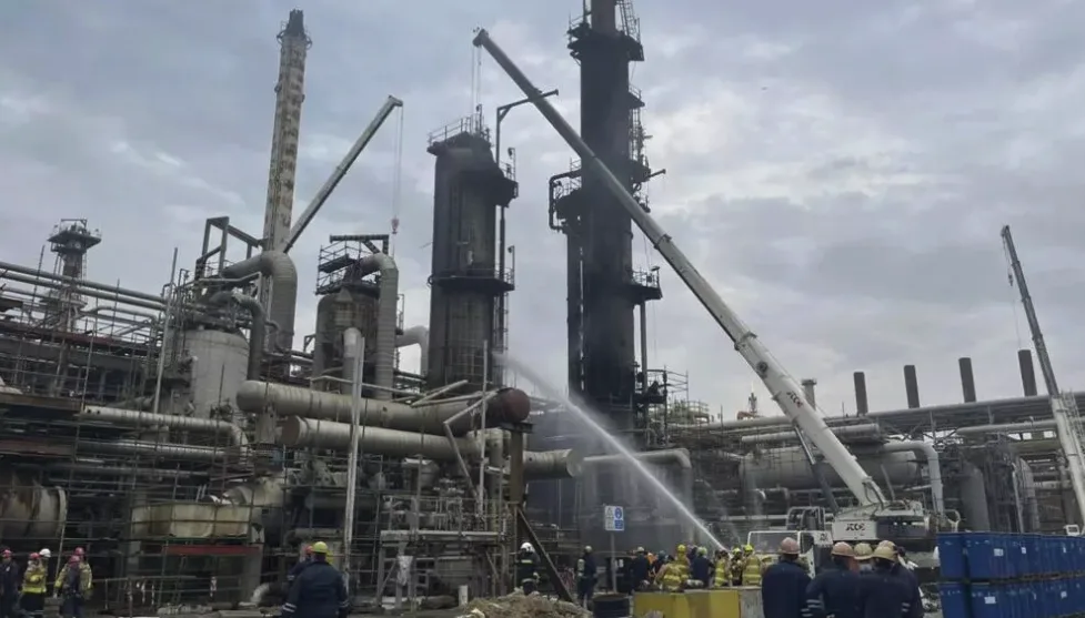 中东战争第21天：革命卫队发言人死亡、以军“暂停”攻击伊能源设施、科威特炼油厂遇袭起火