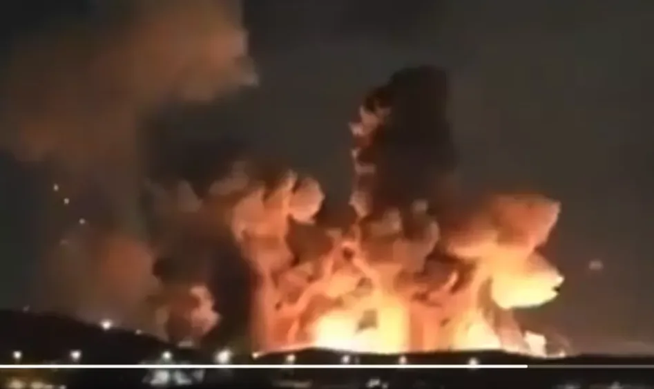 伊朗首都德黑兰和中部军事设施遭袭击发生巨大爆炸