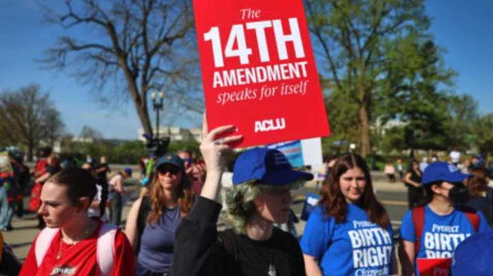专家解读：美国取消出生公民权将意味着什么？