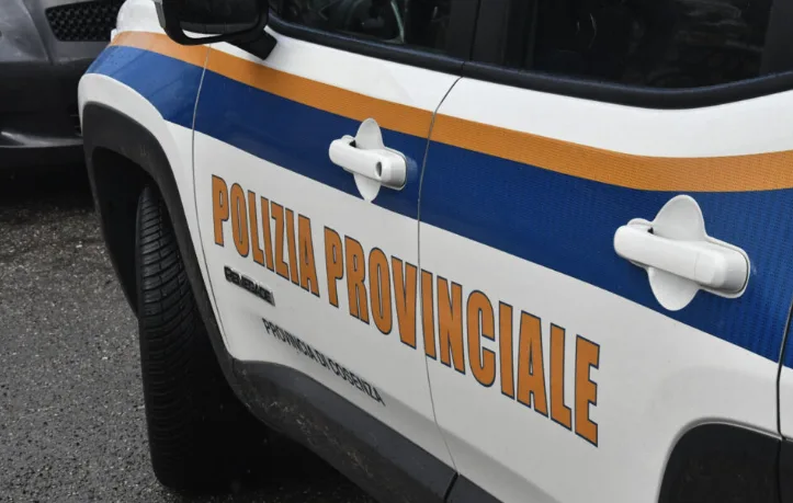 意大利南部遭强风袭击：12岁女孩与38岁工人遇难，普利亚多地拉响预警